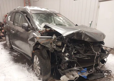 2017 Nissan Rogue Sv z USA, uszkodzony, nr VIN JN8AT2MT1HW145265